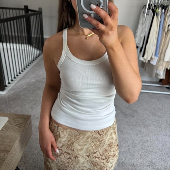 White basic tank🤍🍸 - Picture 7 of 8